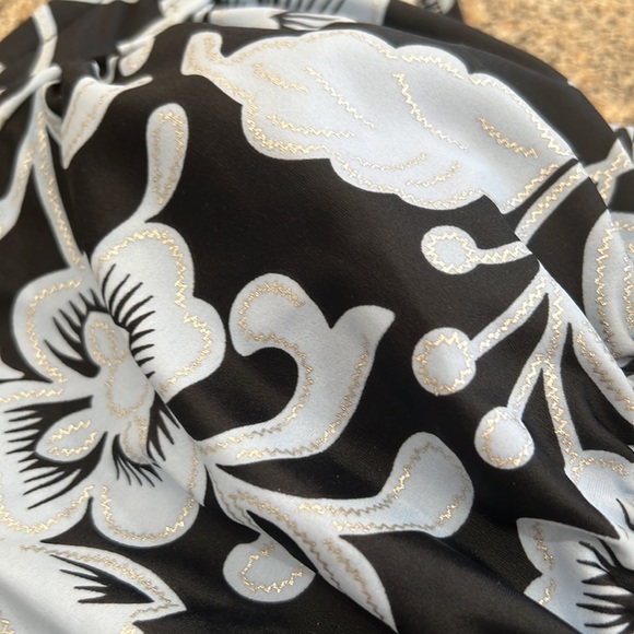 Maxine swimsuit size 8 - Picture 3 of 8